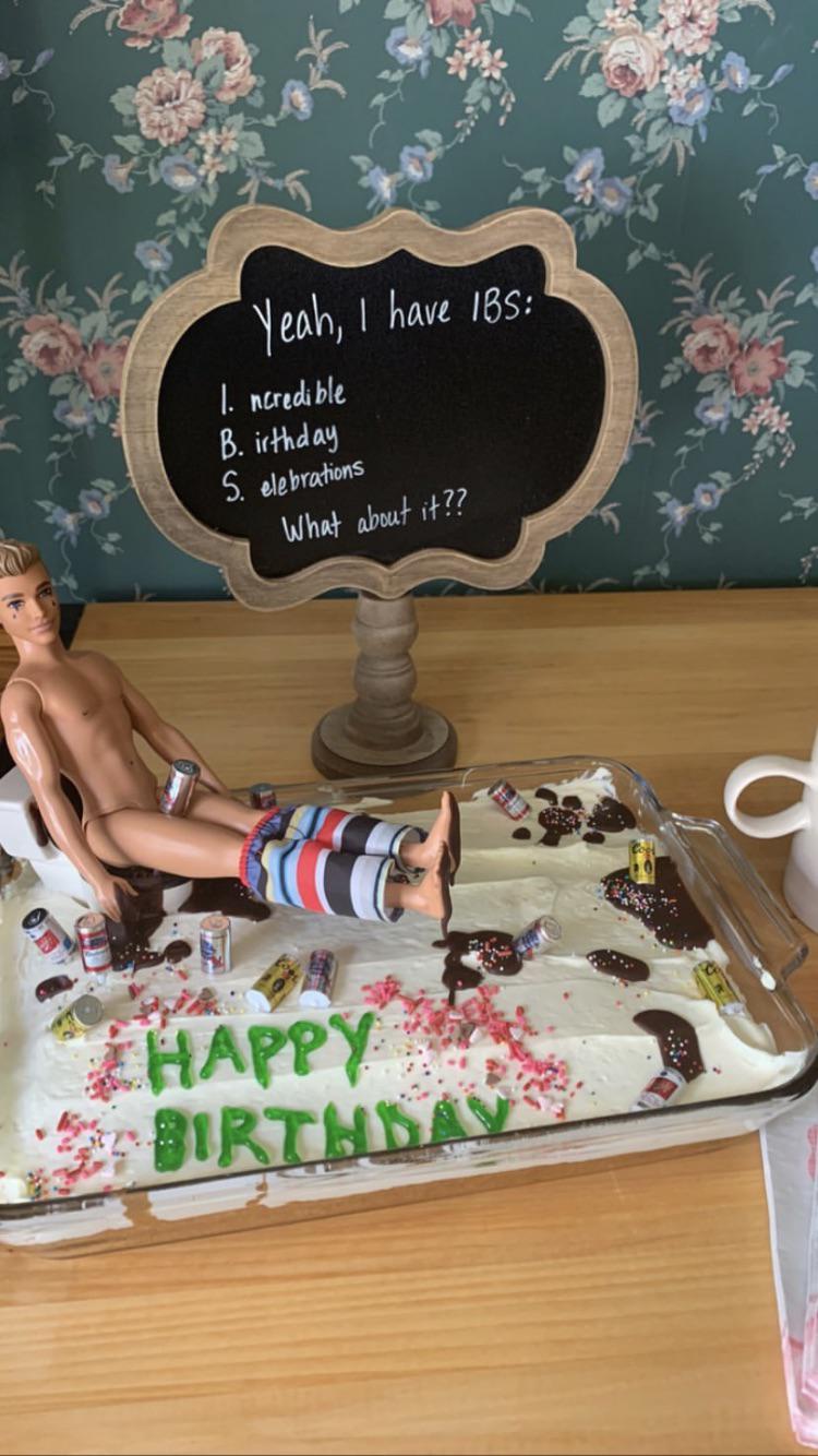 Bánh sinh nhật troll bựa