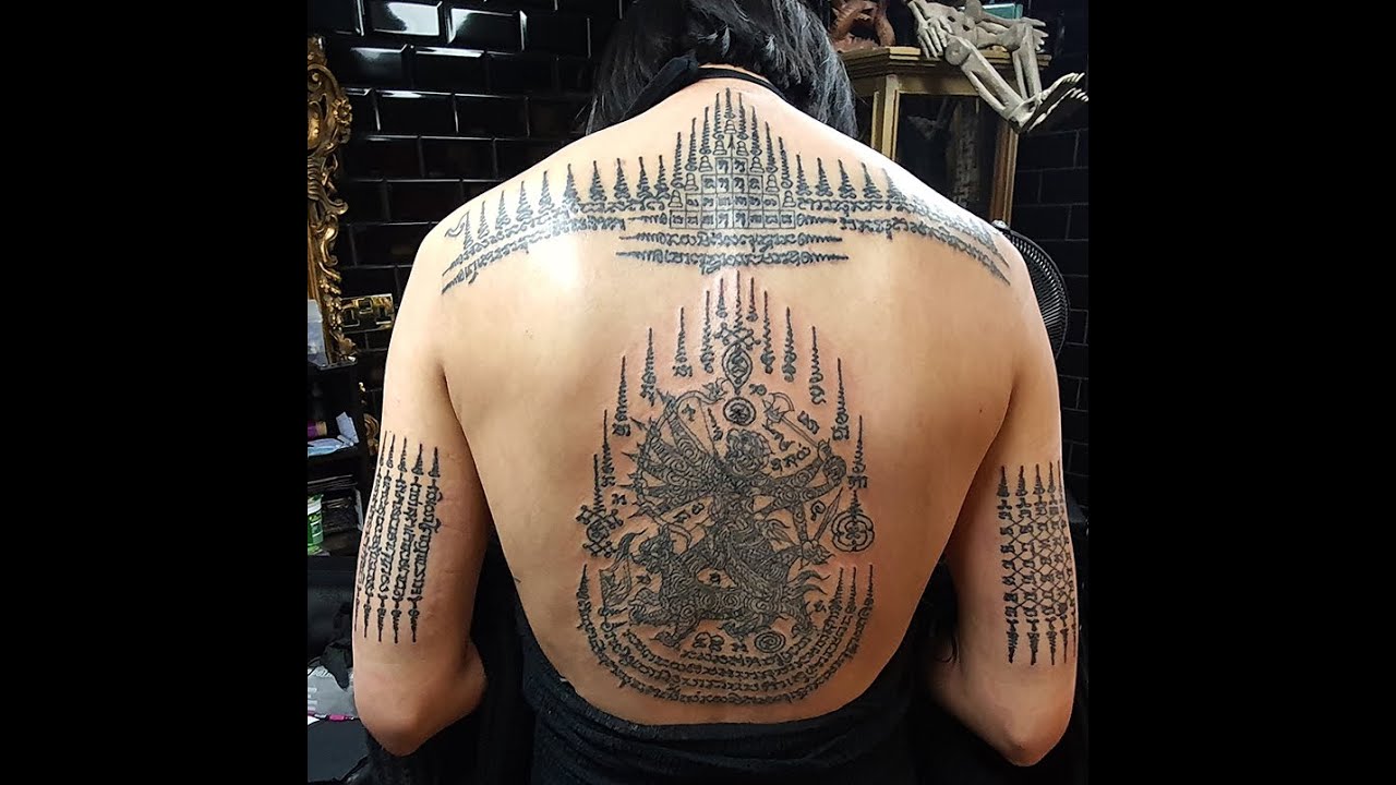 Xăm chữ Thái ở lưng đẹp