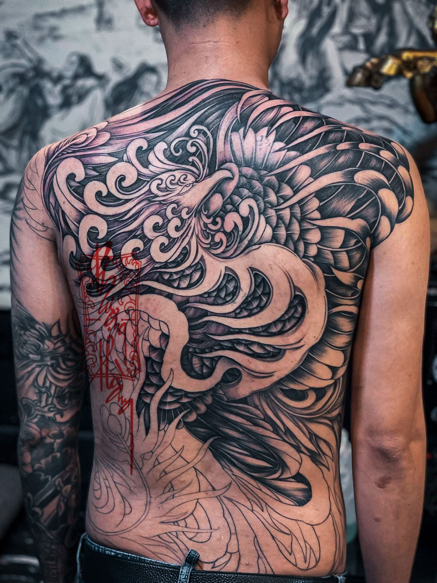 Mẫu tattoo kín lưng phong thủy tuyệt đẹp