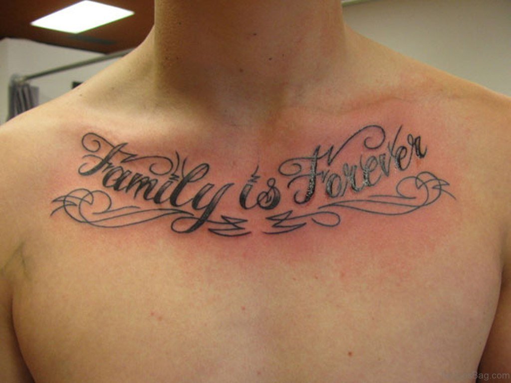 Xăm chữ Family ở ngực đẹp