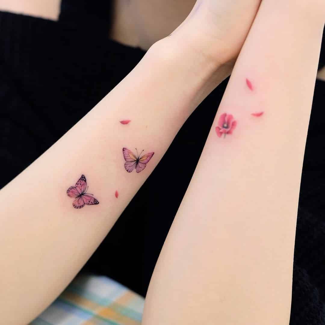 Mẫu hình tattoo con bướm mini ở tay cực cute