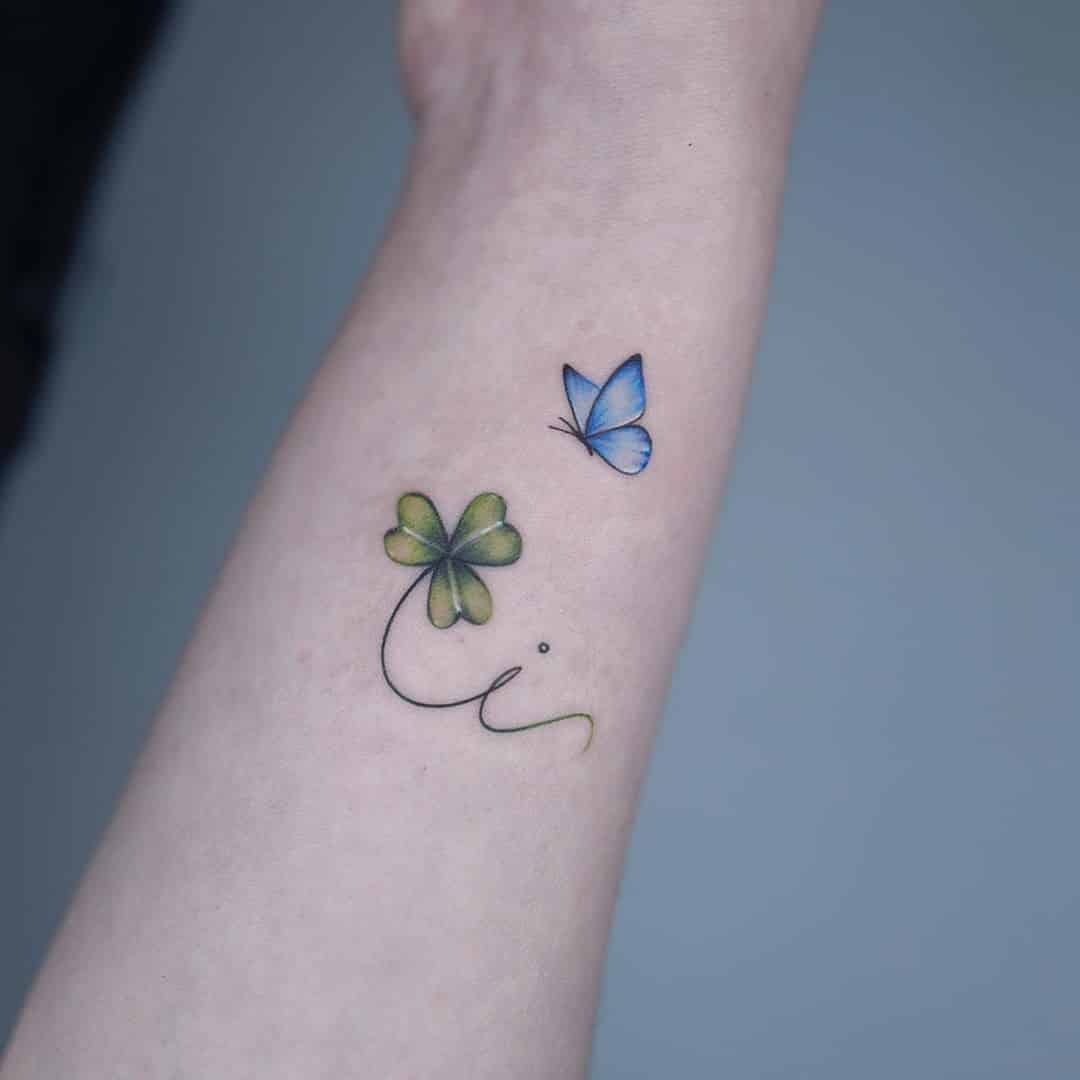 Mẫu hình tattoo con bướm mini ở tay cực đẹp