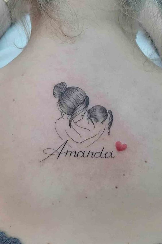 Hình tattoo mẹ ôm con ở lưng cực đẹp