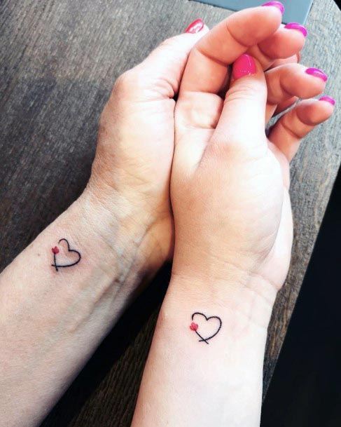 Mẫu tattoo tình yêu vĩnh cửu đơn giản