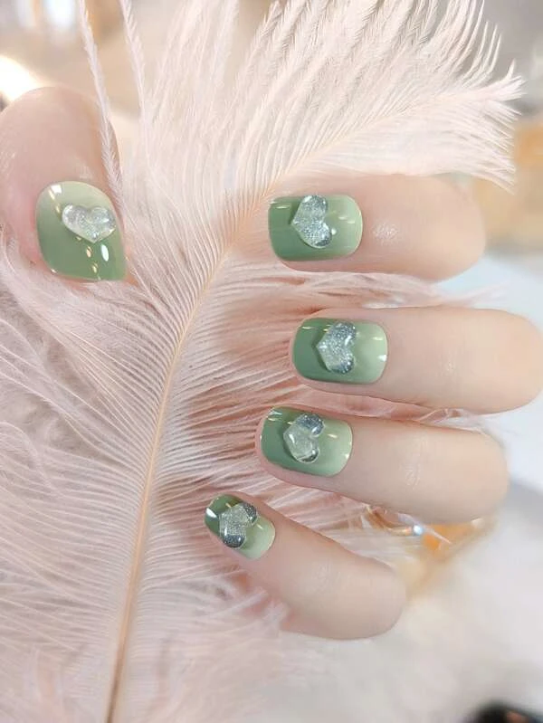 Mẫu nail Hàn Quốc màu xanh lá cây