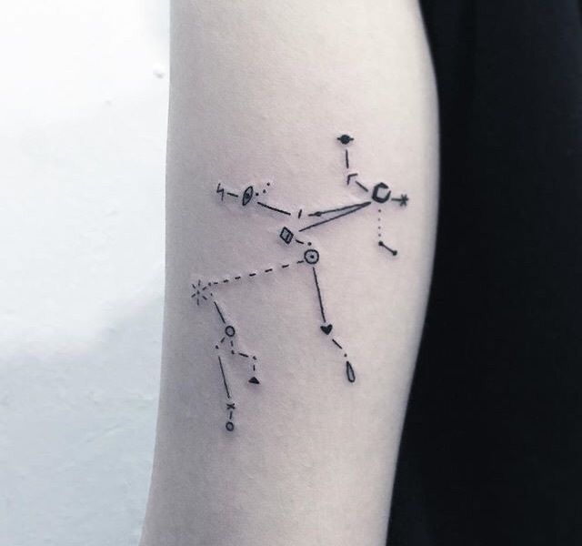 Hình tattoo chòm sao Sagittarius