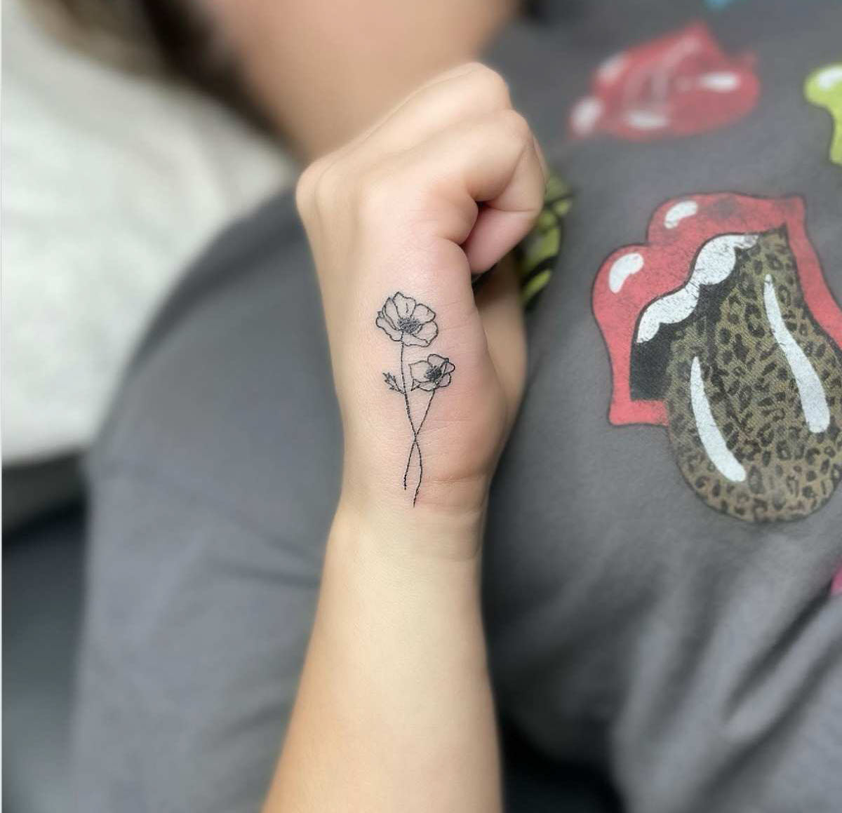 Hình xăm tattoo mini ở tay đẹp nhất cho con gái