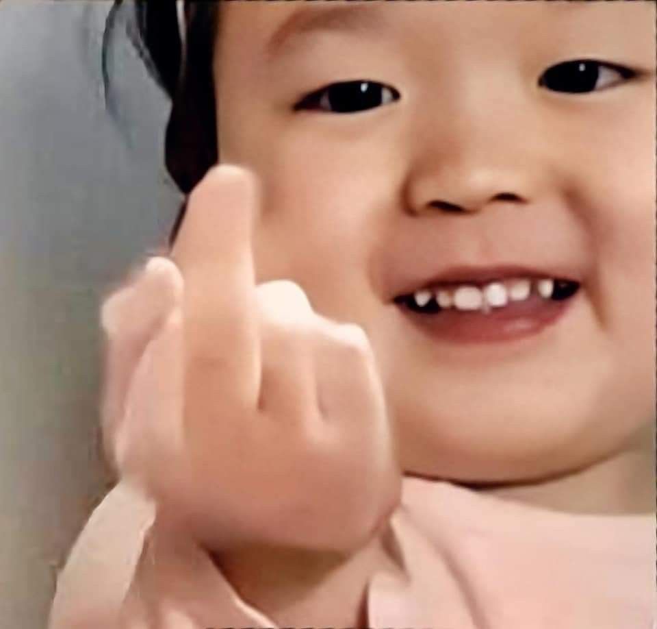 Hình meme em nhỏ bé Nước Hàn đặc biệt hài