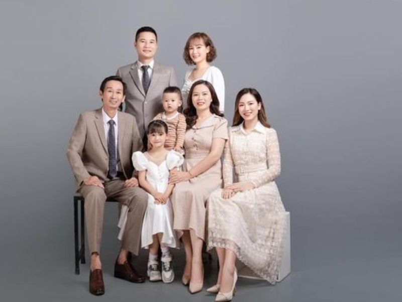 Cách tạo dáng chụp ảnh gia đình kiểu Hàn Quốc