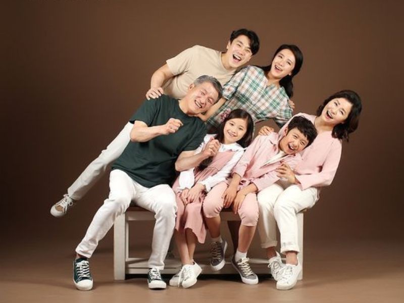 Mẫu chụp ảnh gia đình kiểu Hàn đơn giản đẹp nhất