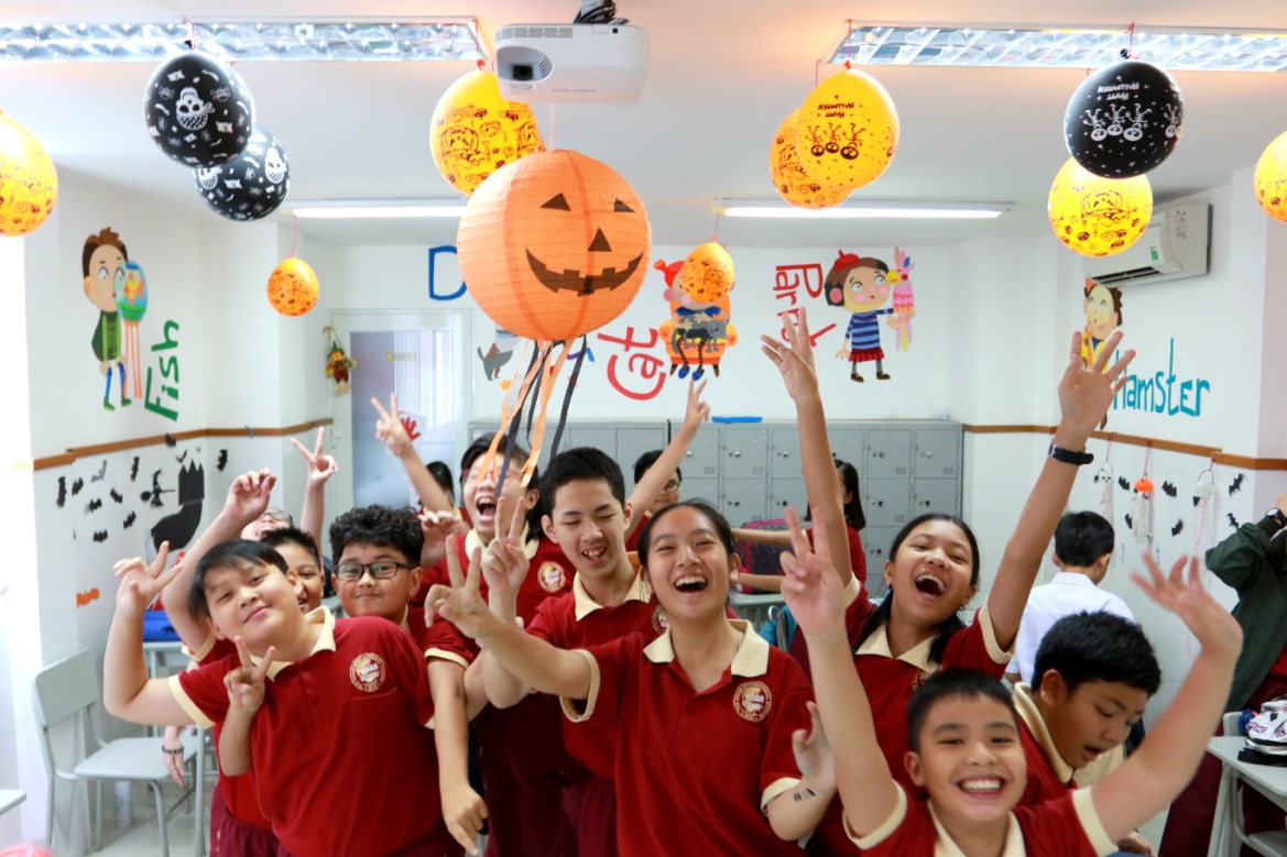 Trang trí Halloween cho trường học quốc tế