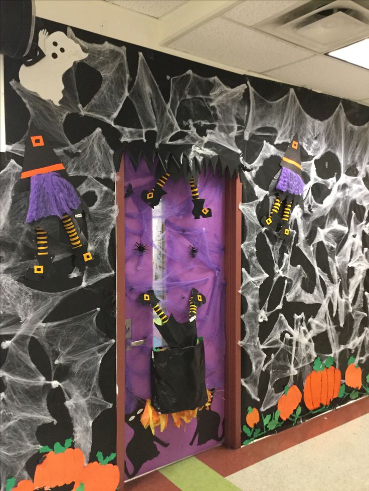 Trang trí Halloween đơn giản cho lớp học