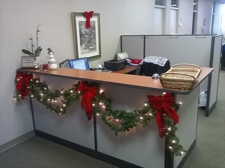Ý tưởng trang trí Noel cho văn phòng đơn giản