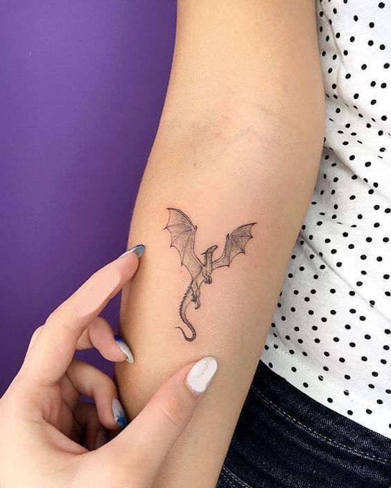 Hình tattoo con rồng đơn giản