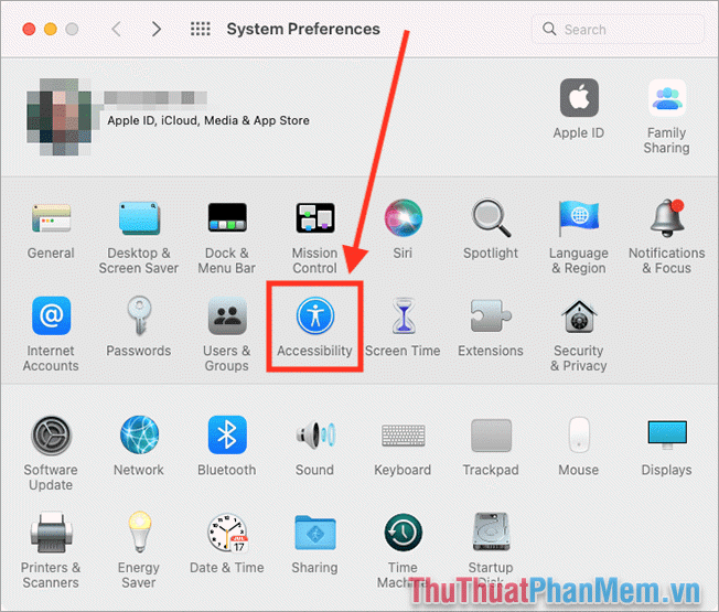 Chọn thẻ Accessibility để mở trợ năng trên Macbook