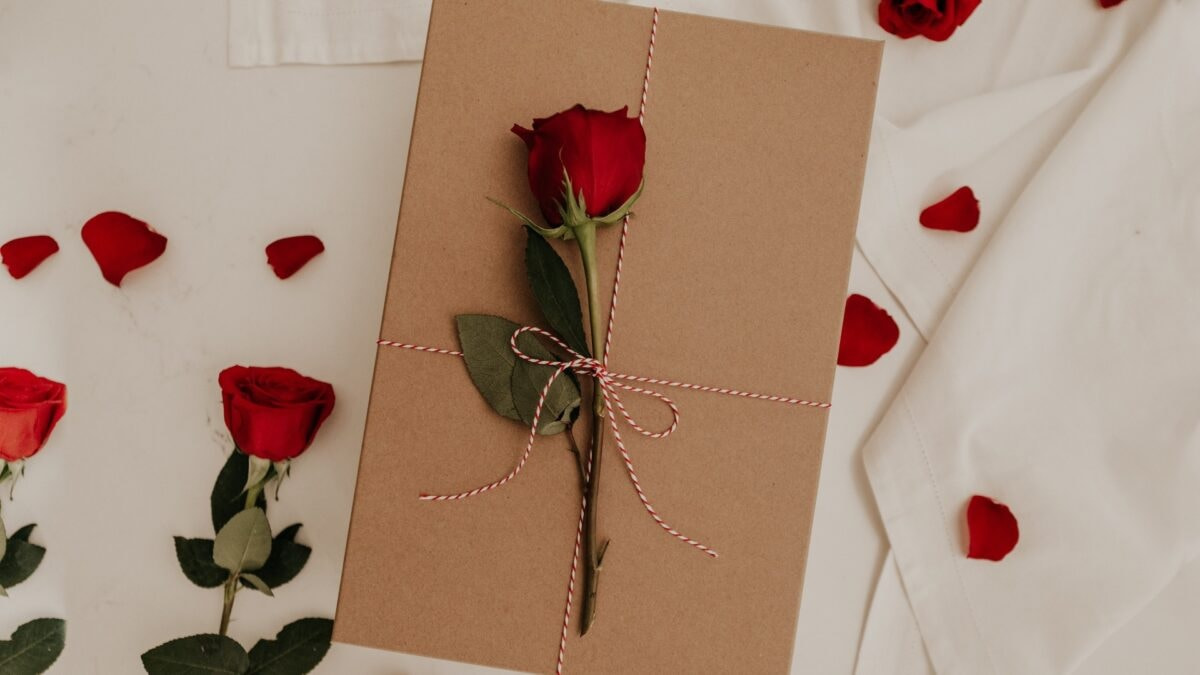 Thiệp Valentine hoa hồng tặng người yêu