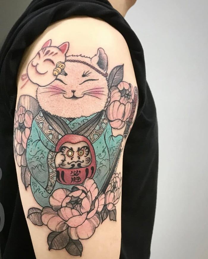 Hình xăm Nhật cổ bắp tay hình mèo thần tài đẹp