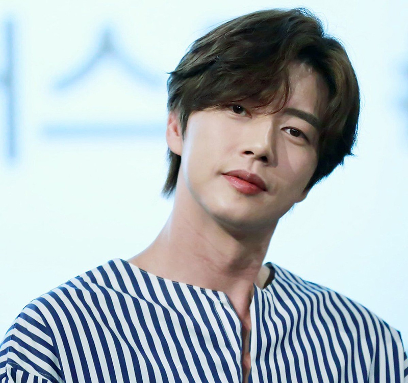 Hình kiểu tóc cho nam trán cao hói độc đáo Hình kiểu tóc cho nam trán cao hói độc đáo