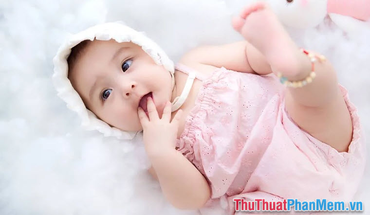 Lời chúc đầy tháng cho bé gái ý nghĩa