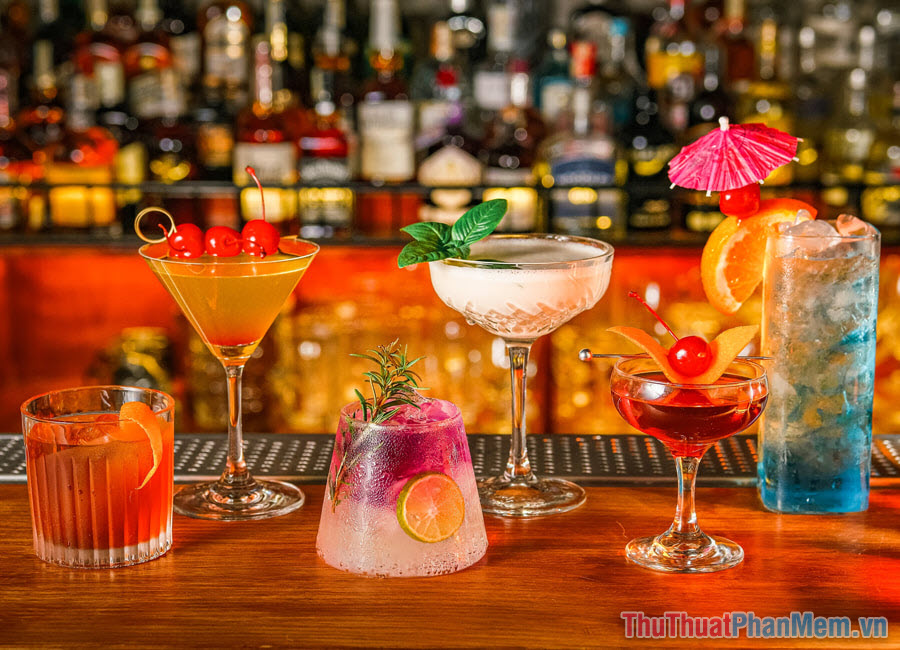 Đồ uống Cocktail trong quán bar