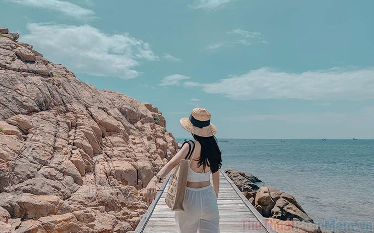 Ảnh đi biển chụp sau lưng tuyệt đẹp