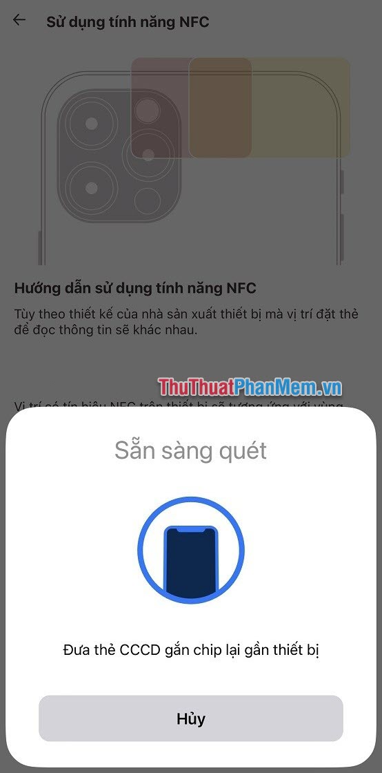 Đặt thẻ CCCD vào vị trí NFC trên điện thoại và chờ VNeID xác thực các thông tin