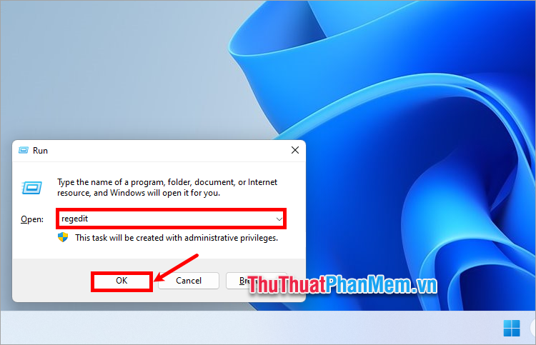Nhấn tổ hợp Windows + R để mở hộp thoại Run, tiếp theo nhập từ khóa regedit và chọn OK