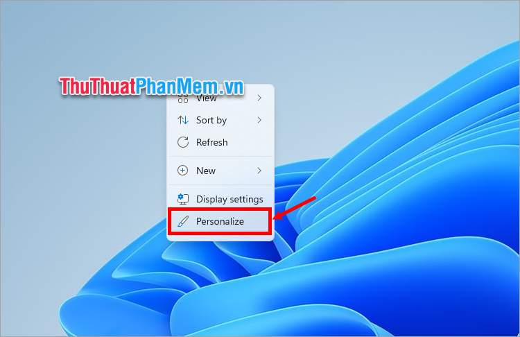 Nhấn chuột phải vào khoảng trống và chọn Personalize