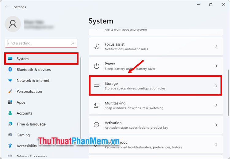 Nhấn tổ hợp Windows + I, tiếp theo chọn System, ấn tiếp Storage