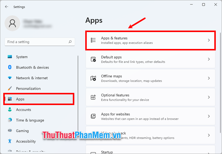 Trên cửa sổ Settings bạn chọn Apps, chọn tiếp Apps & features