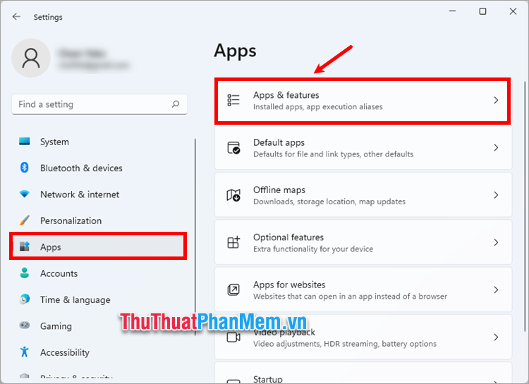 Trên cửa sổ Settings, bạn chọn Apps và ấn Apps & features