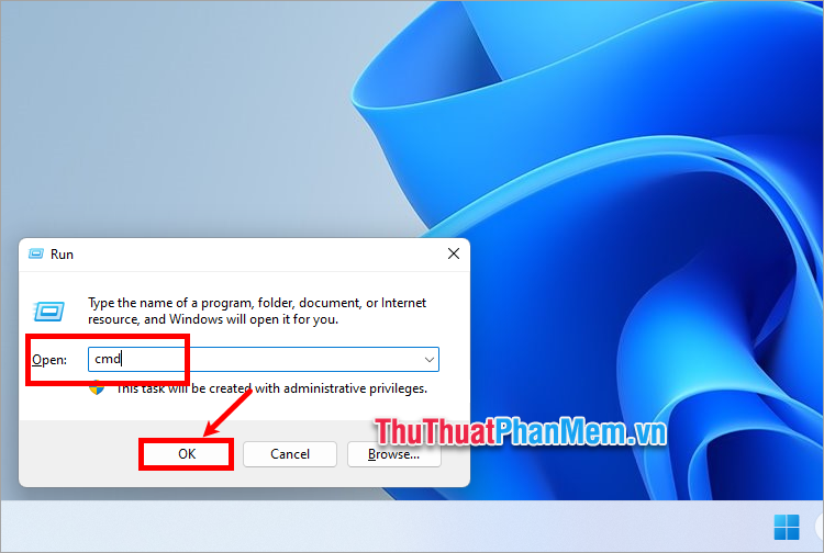 Trong hộp thoại Run, bạn nhập từ khóa cmd và chọn OK