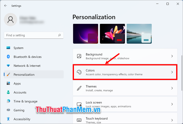 Trong phần Personalization, bạn chọn Colors