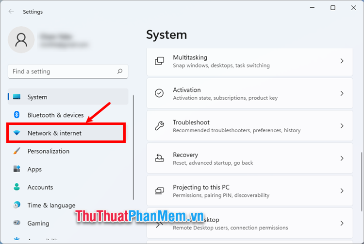 Nhấn tổ hợp Windows + I để mở cửa sổ Settings, ấn Network & Internet