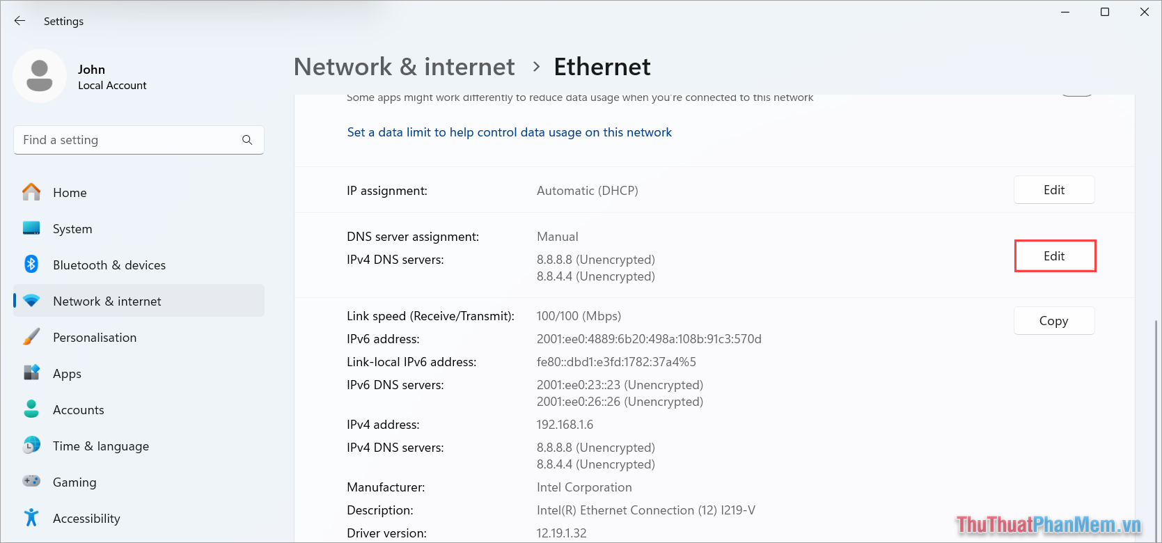 Chọn mục Edit tại IPv4 DNS Server để đặt giá trị DNS Google cho kết nối mạng