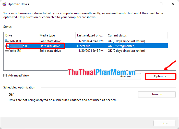 Cửa sổ Optimize Drives, chọn ổ đĩa HDD cần chống phân mảnh, ấn Optimize