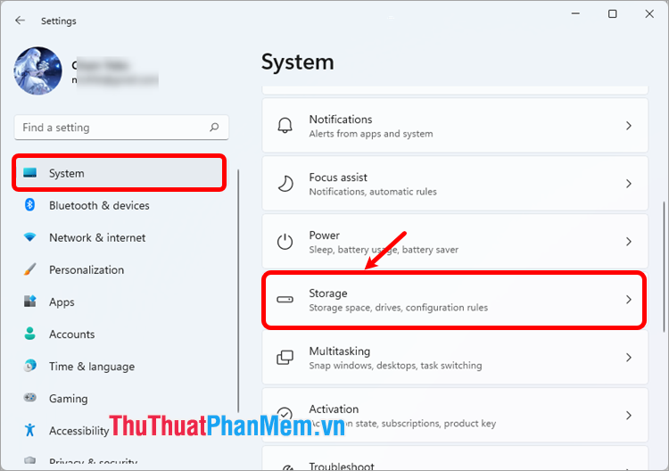 Trên cửa sổ Settings, bạn chọn System → Storage