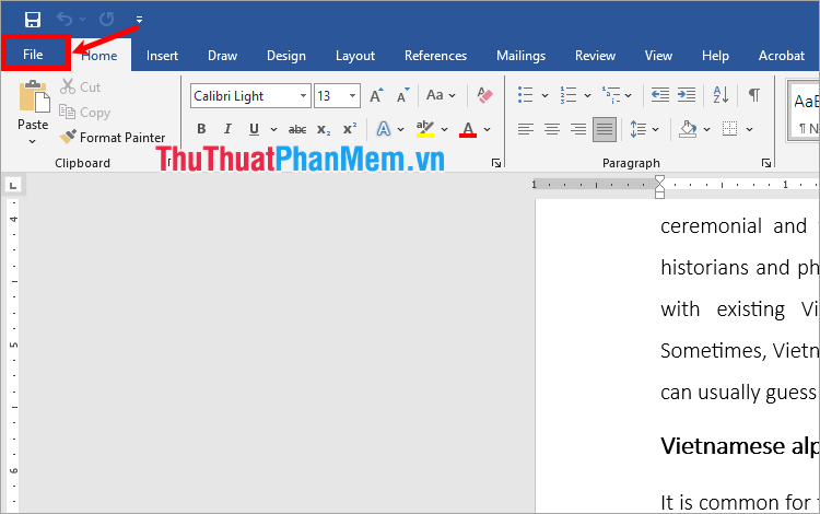 Mở file Word hoặc Excel mà bạn muốn chụp, chọn File