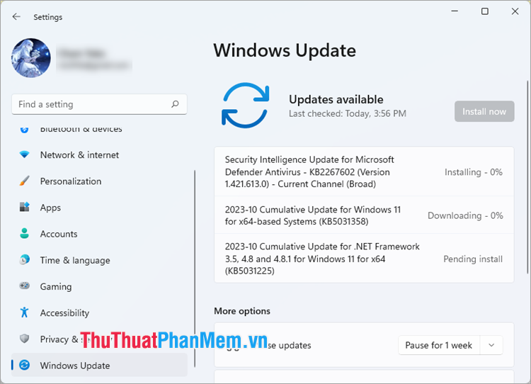 Windows sẽ tự động tải và cài đặt các driver vào hệ thống