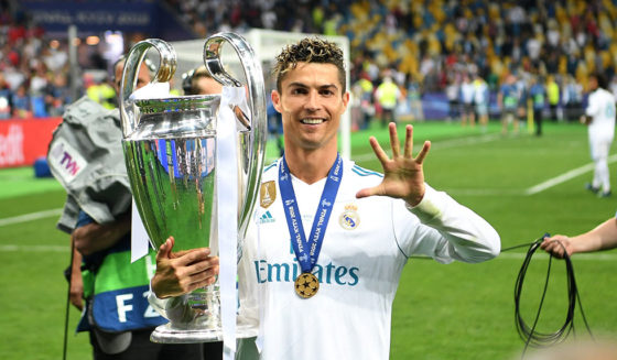 Cristiano Ronaldo – Người đàn ông không tuổi