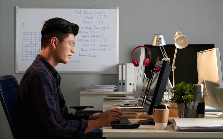 Làm việc từ xa với lập trình viên: Giải pháp linh hoạt cho doanh nghiệp hiện đại