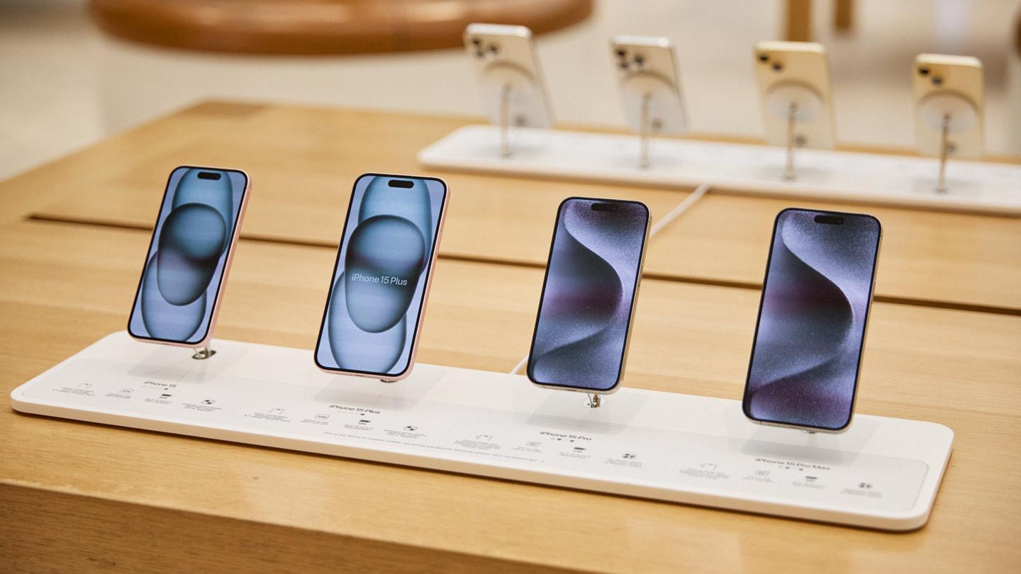 Vị thế của iPhone 15 trong bảng xếp hạng hiệu năng (Nguồn Apple
